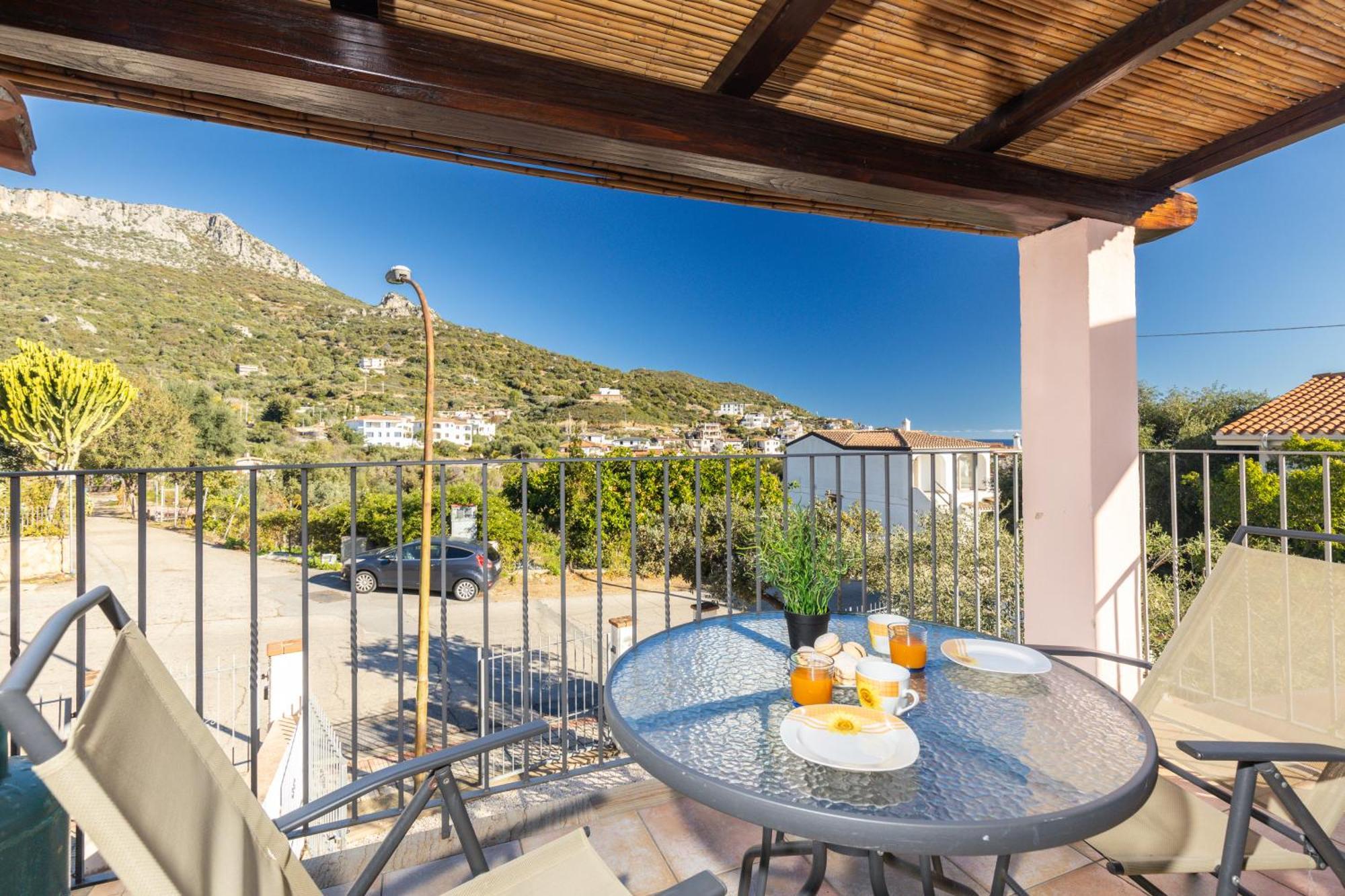 Ferienwohnung Bynos Pool - Primo Piano Santa Maria Navarrese Exterior foto