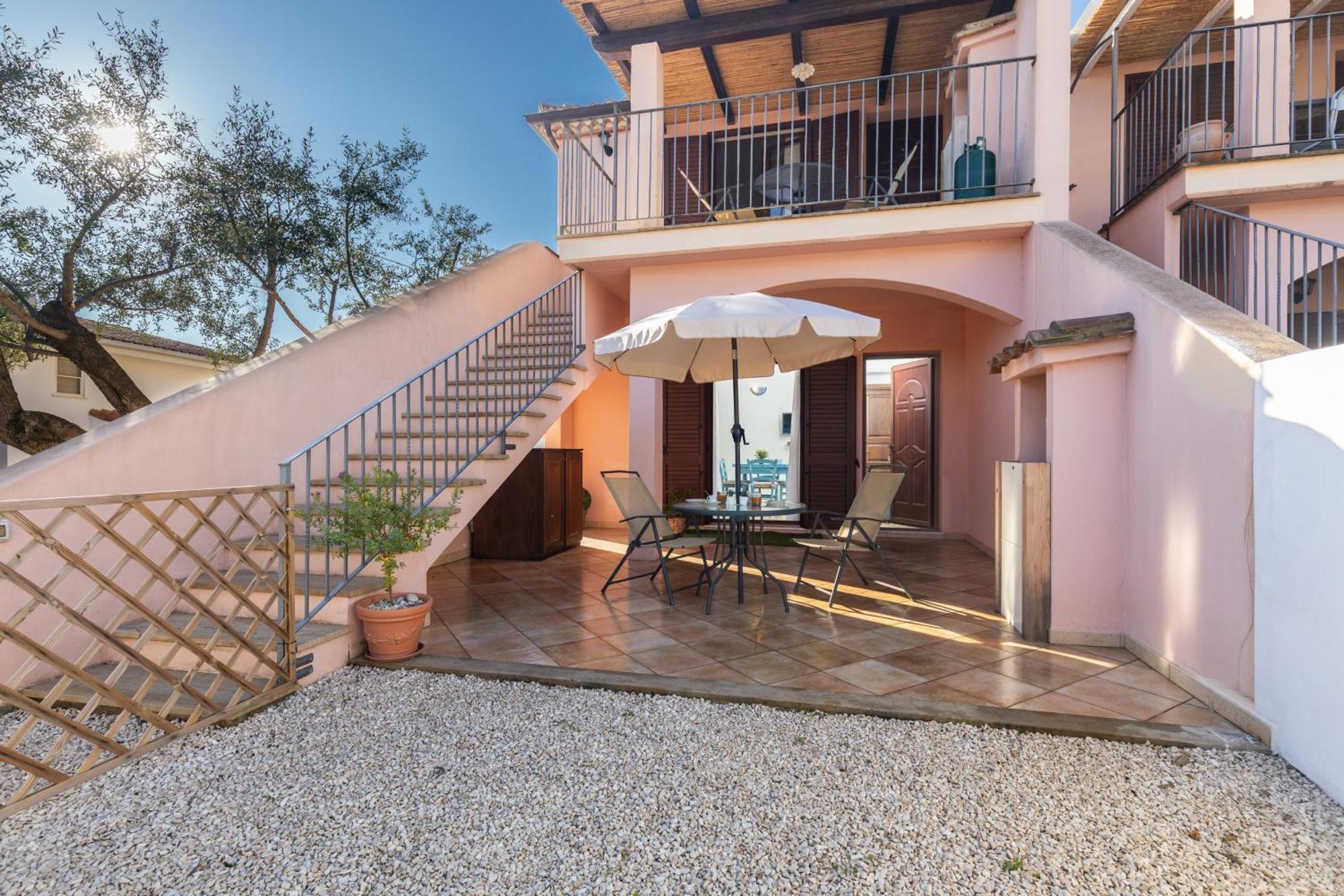 Ferienwohnung Bynos Pool - Primo Piano Santa Maria Navarrese Exterior foto