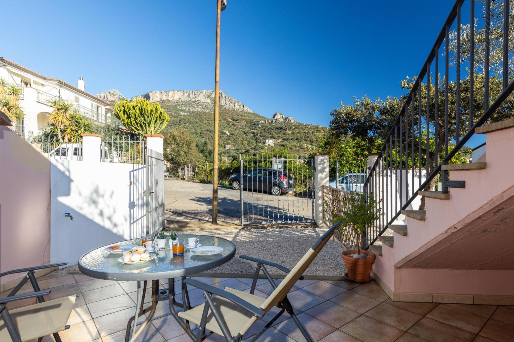 Ferienwohnung Bynos Pool - Primo Piano Santa Maria Navarrese Exterior foto