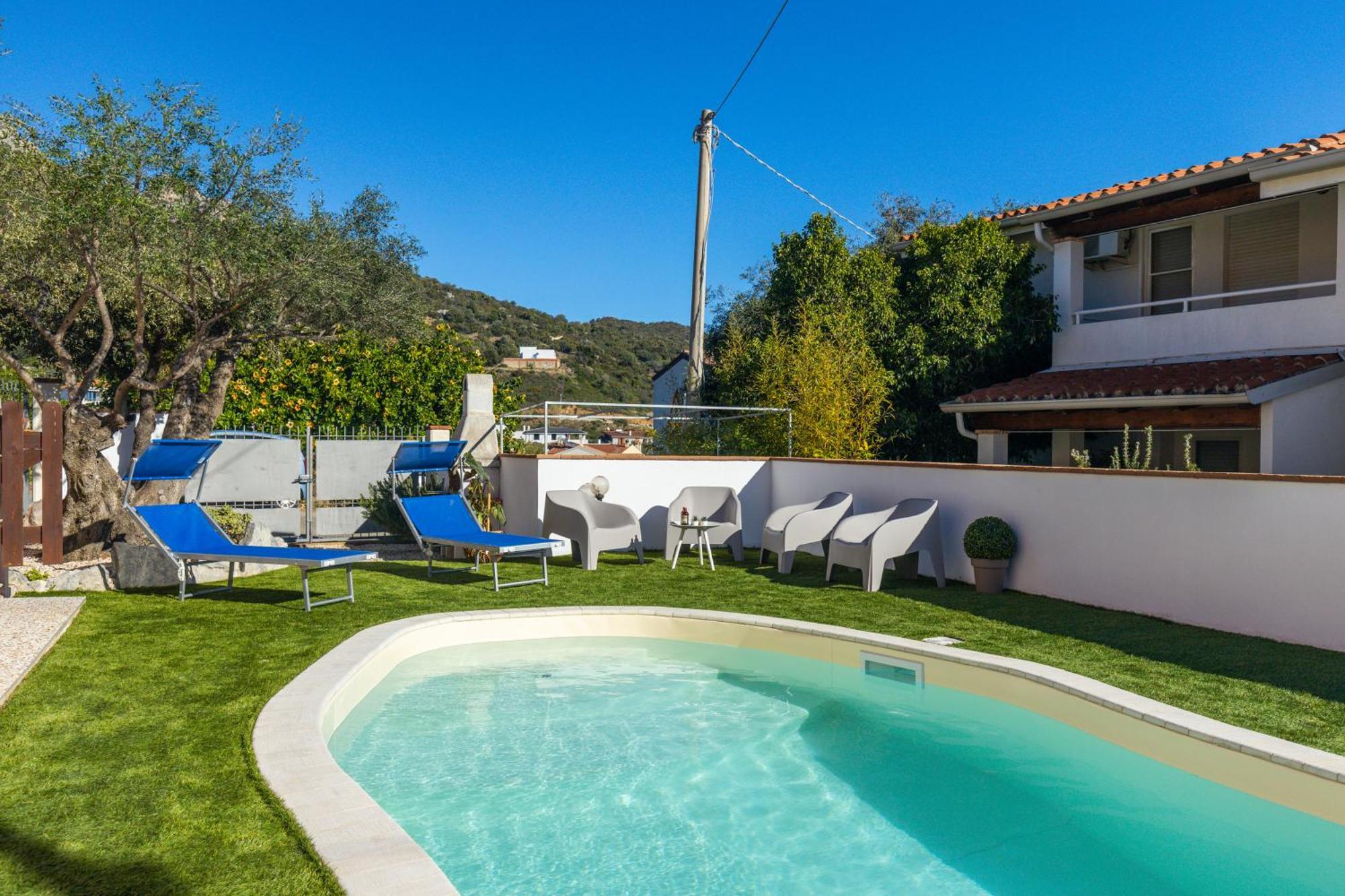Ferienwohnung Bynos Pool - Primo Piano Santa Maria Navarrese Exterior foto