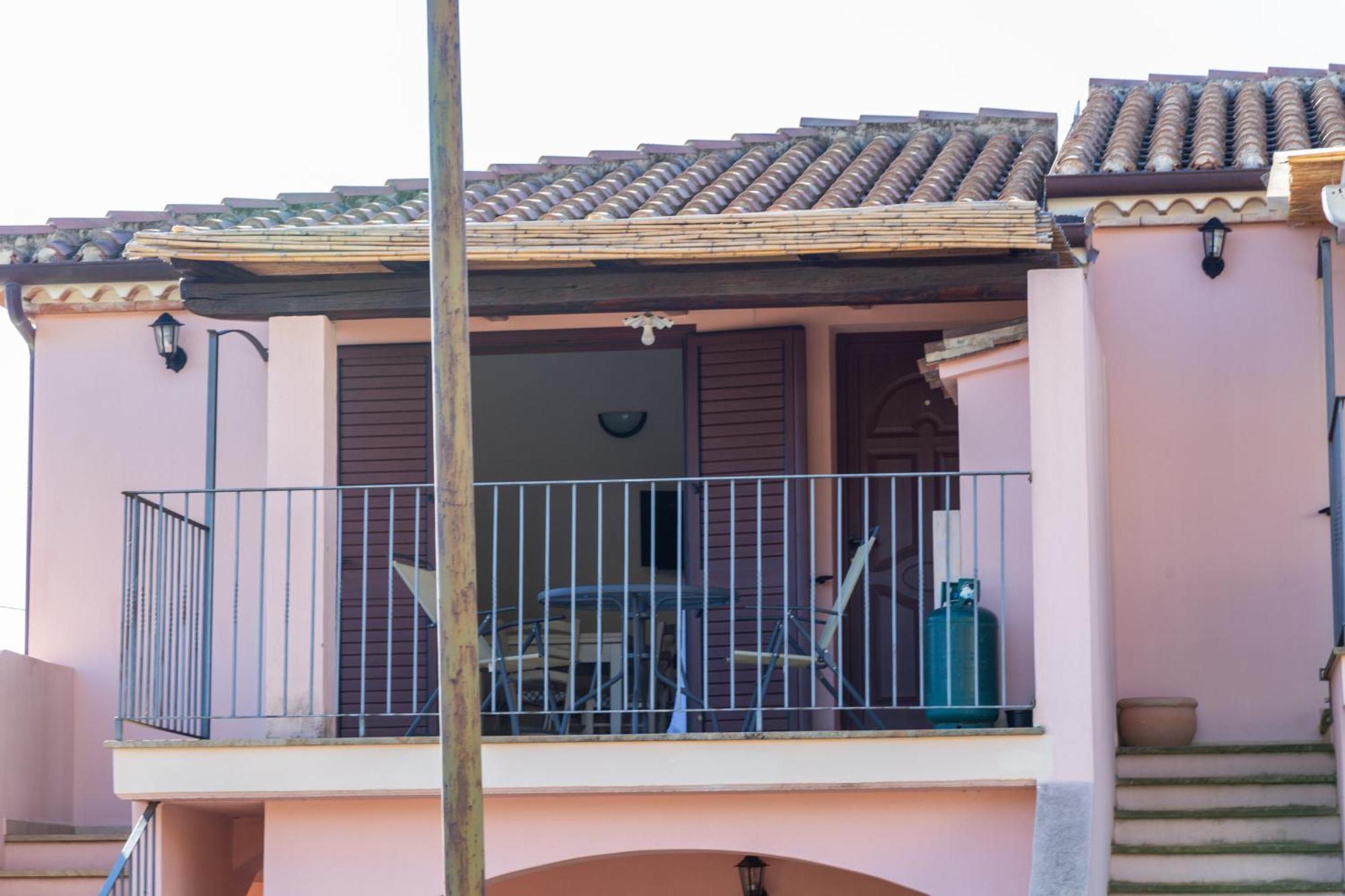 Ferienwohnung Bynos Pool - Primo Piano Santa Maria Navarrese Exterior foto